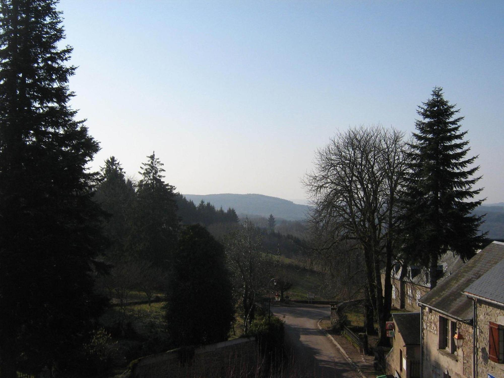 Le Lion D'Or Hotell Ouroux-en-Morvan Exteriör bild