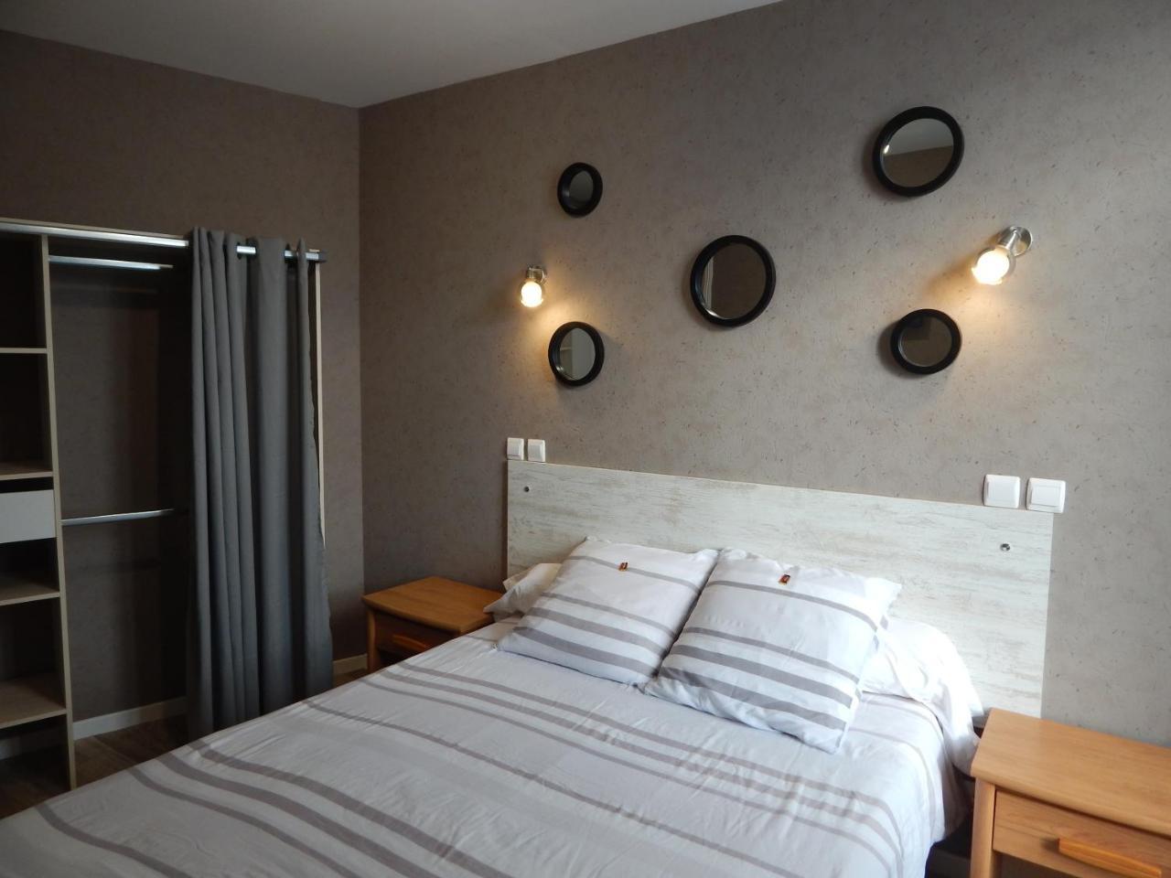 Le Lion D'Or Hotell Ouroux-en-Morvan Exteriör bild